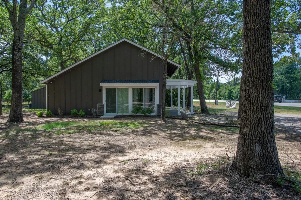 6120 Payne Road Log Cabin, TX 75148