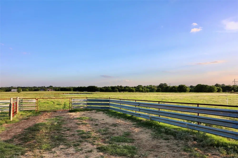 481 County Road 205 Valley View, TX 76272