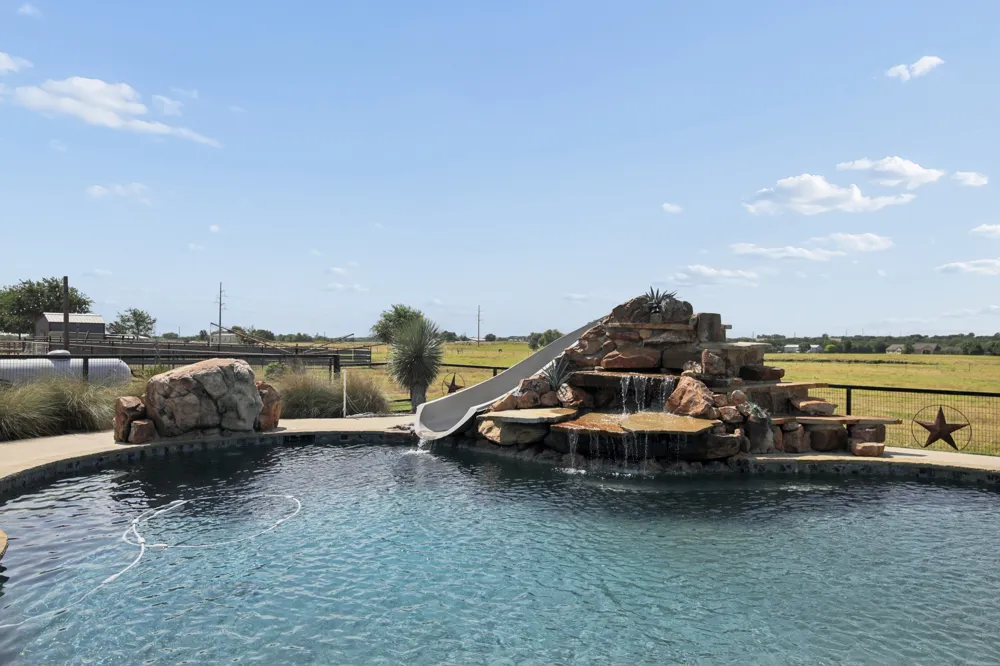 481 County Road 205 Valley View, TX 76272