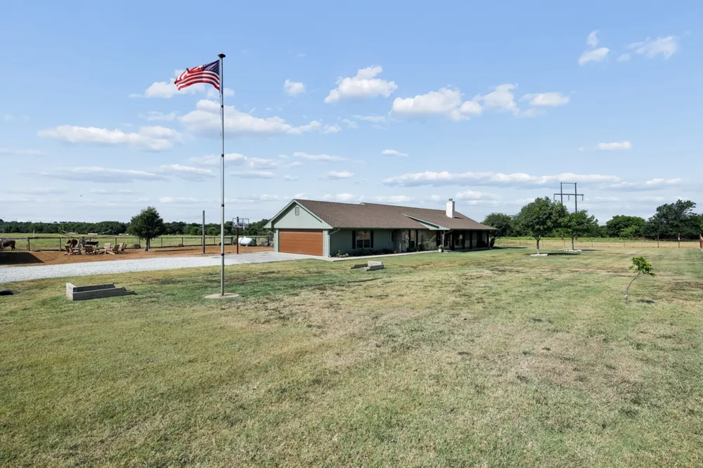 481 County Road 205 Valley View, TX 76272