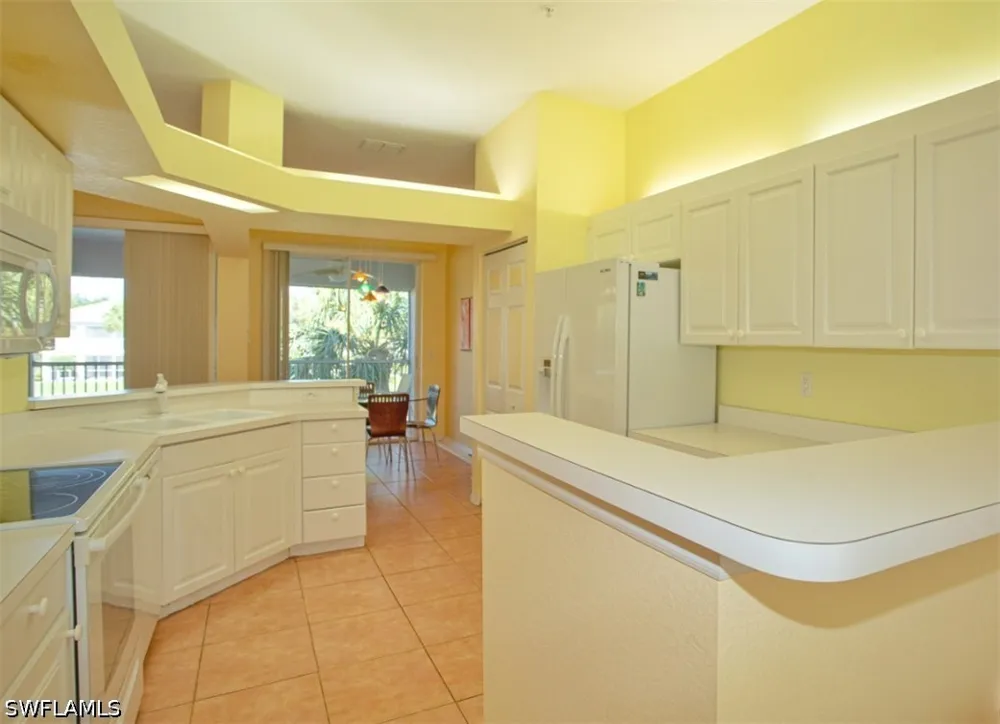 Satinleaf Road S #202 Naples, FL 34109