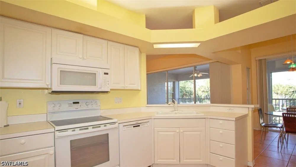 Satinleaf Road S #202 Naples, FL 34109