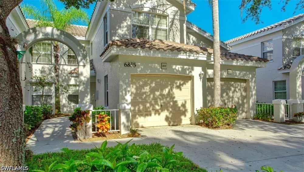 Satinleaf Road S #202 Naples, FL 34109