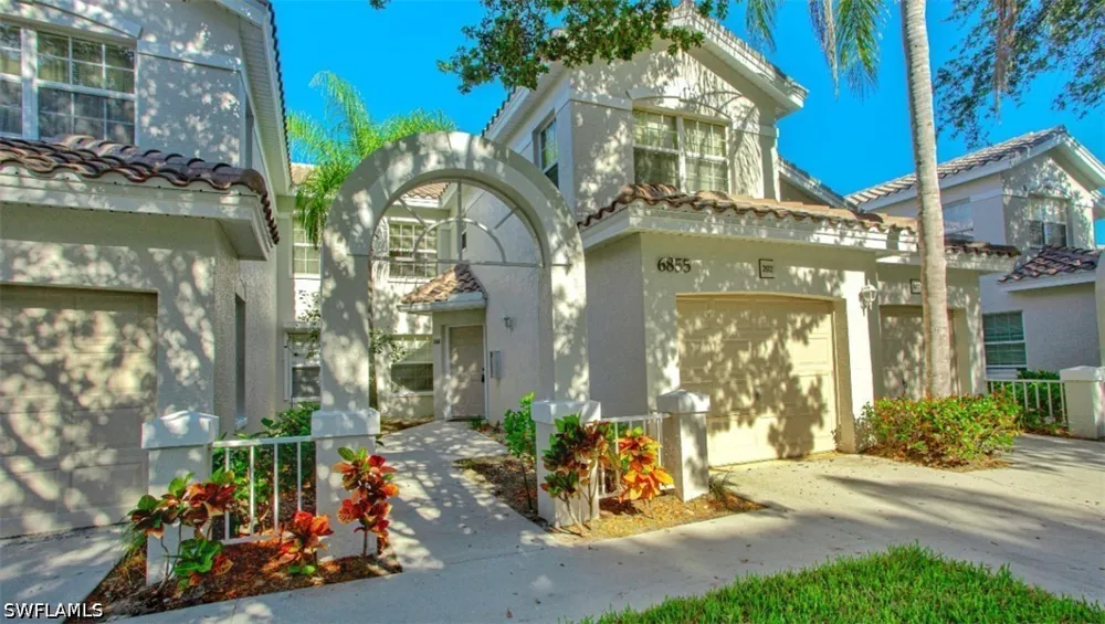 Satinleaf Road S #202 Naples, FL 34109