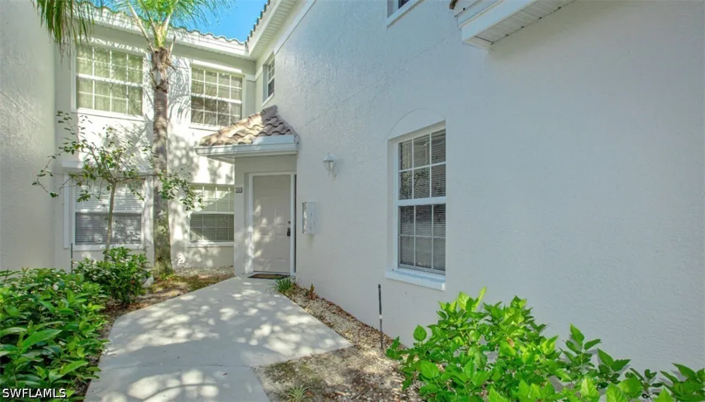 Satinleaf Road S #202 Naples, FL 34109