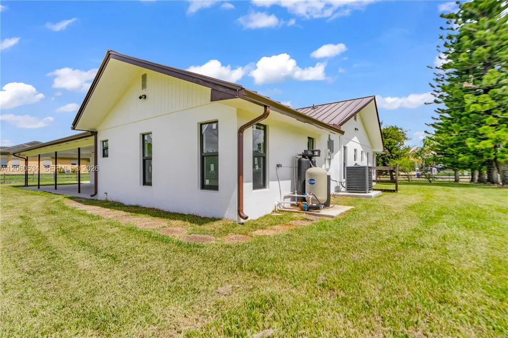 17680 SW 54th St #. Southwest Ranches, FL 33331