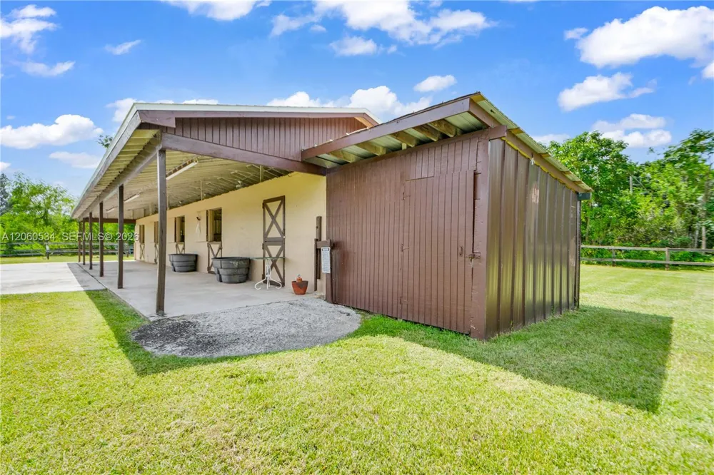 17680 SW 54th St #. Southwest Ranches, FL 33331