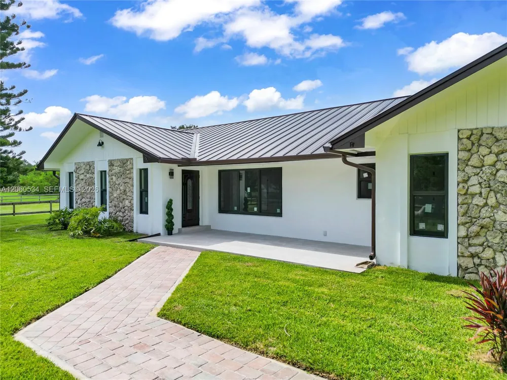 17680 SW 54th St #. Southwest Ranches, FL 33331