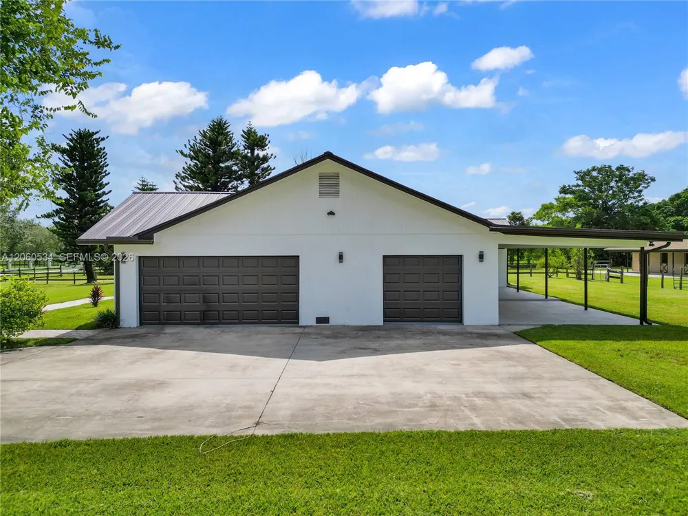 17680 SW 54th St #. Southwest Ranches, FL 33331