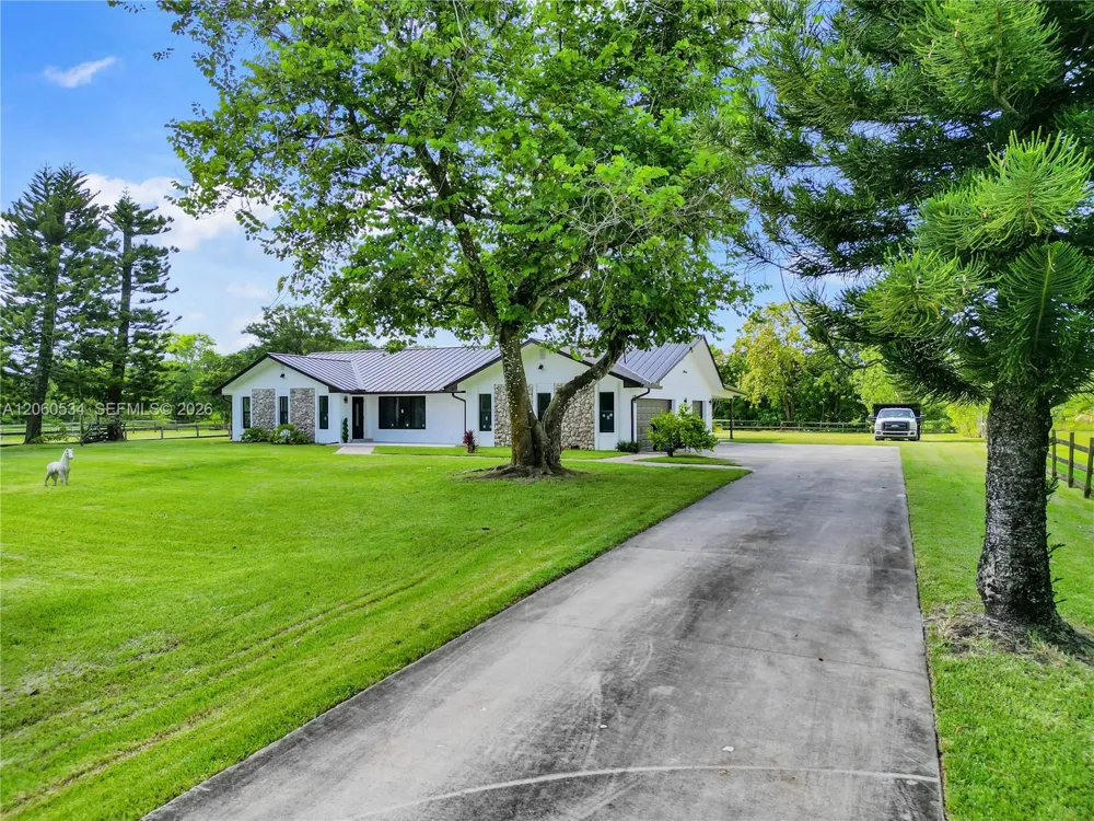 17680 SW 54th St #. Southwest Ranches, FL 33331