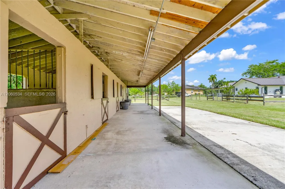 17680 SW 54th St #. Southwest Ranches, FL 33331
