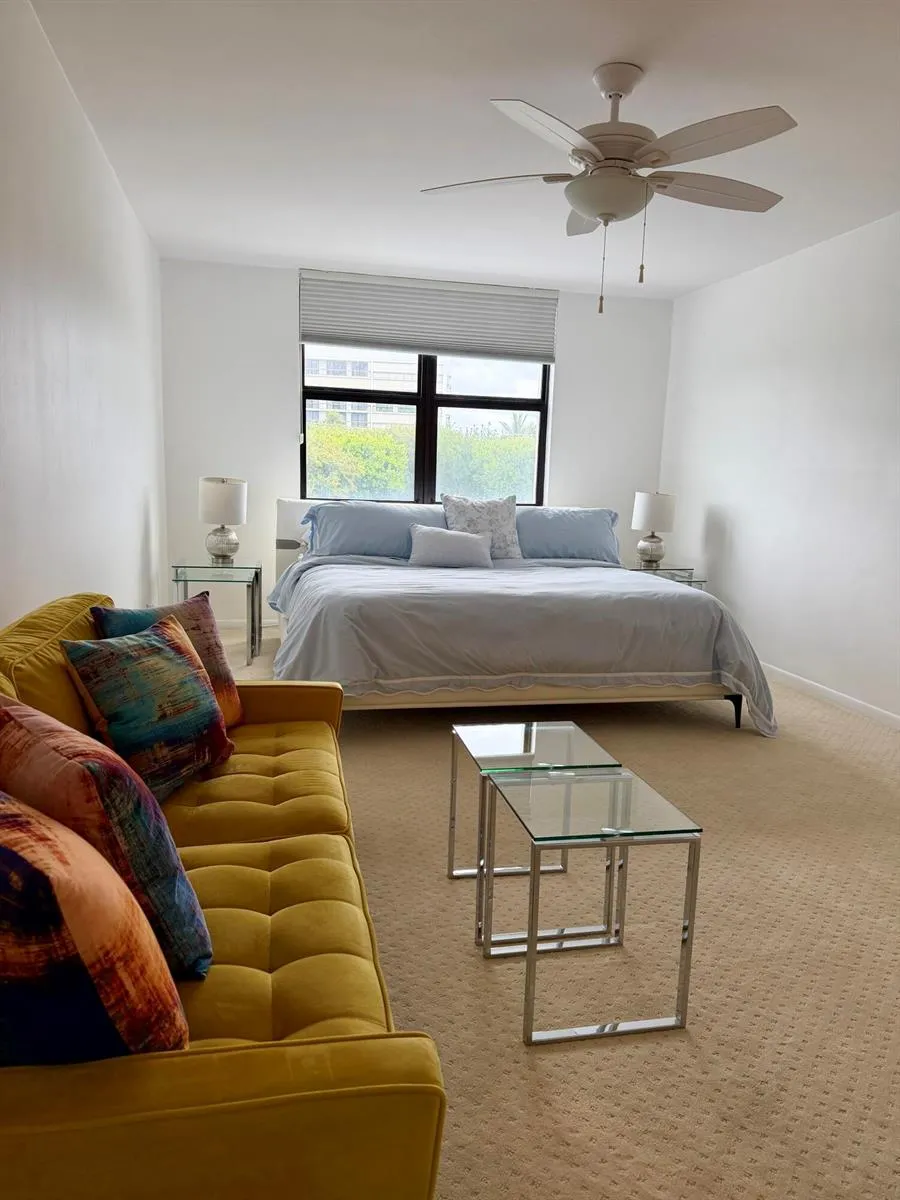 2001 OCEAN BOULEVARD #301 Boca Raton, FL 33431