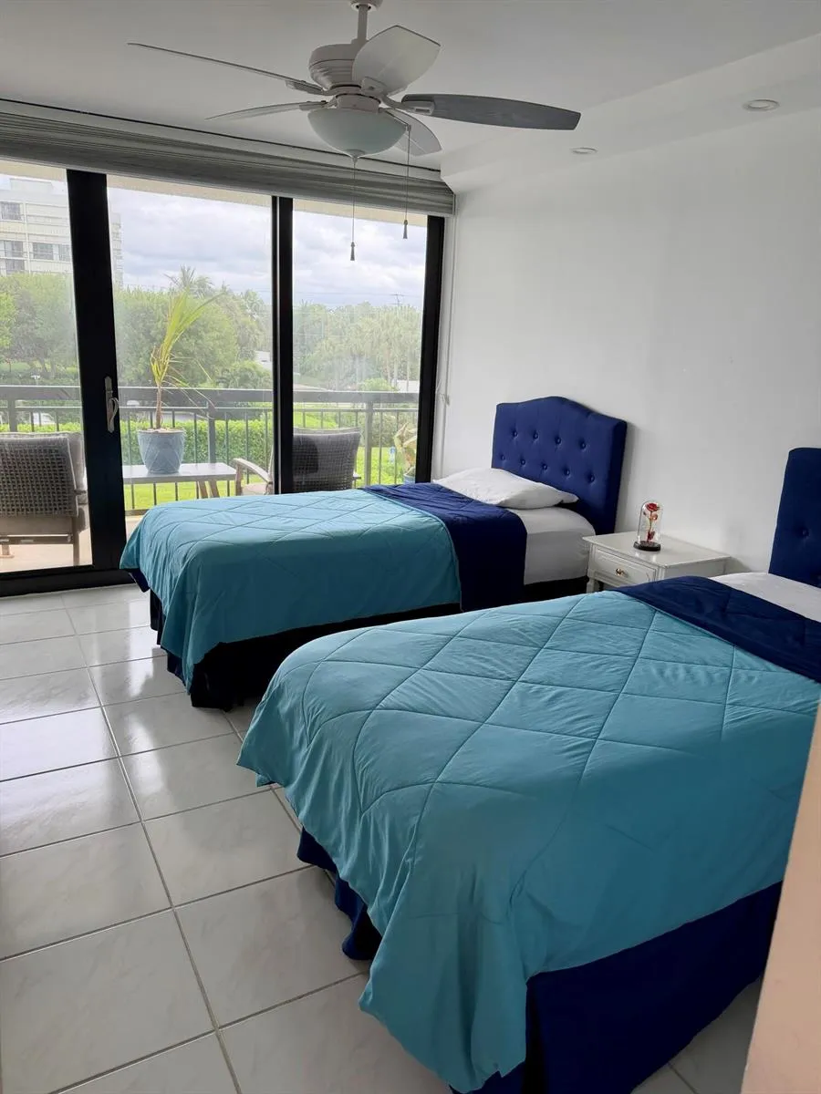 2001 OCEAN BOULEVARD #301 Boca Raton, FL 33431