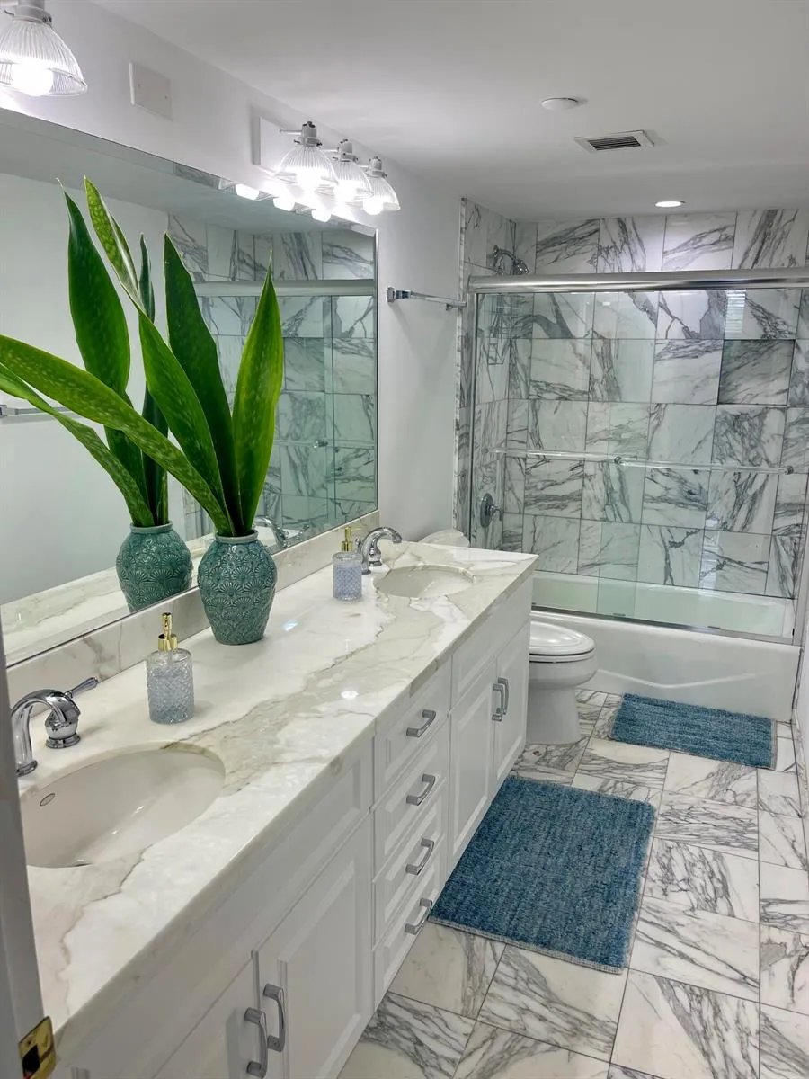 2001 OCEAN BOULEVARD #301 Boca Raton, FL 33431