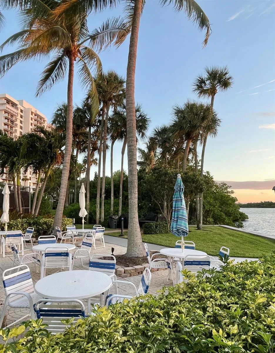 2001 OCEAN BOULEVARD #301 Boca Raton, FL 33431