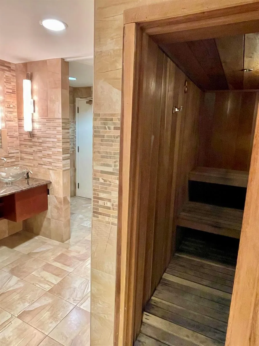 2001 OCEAN BOULEVARD #301 Boca Raton, FL 33431