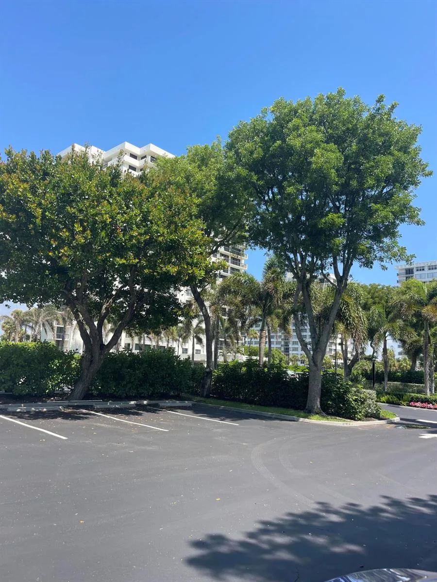 2001 OCEAN BOULEVARD #301 Boca Raton, FL 33431
