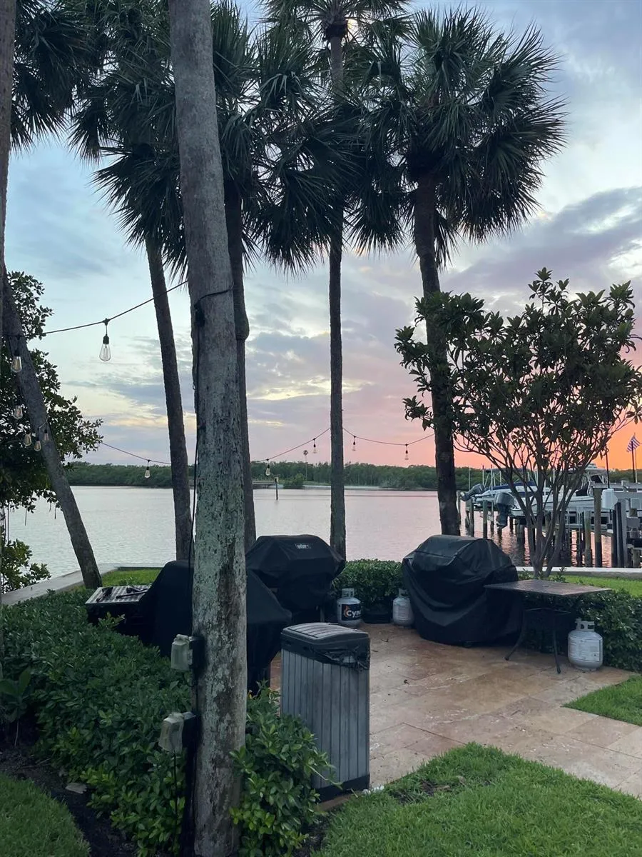 2001 OCEAN BOULEVARD #301 Boca Raton, FL 33431