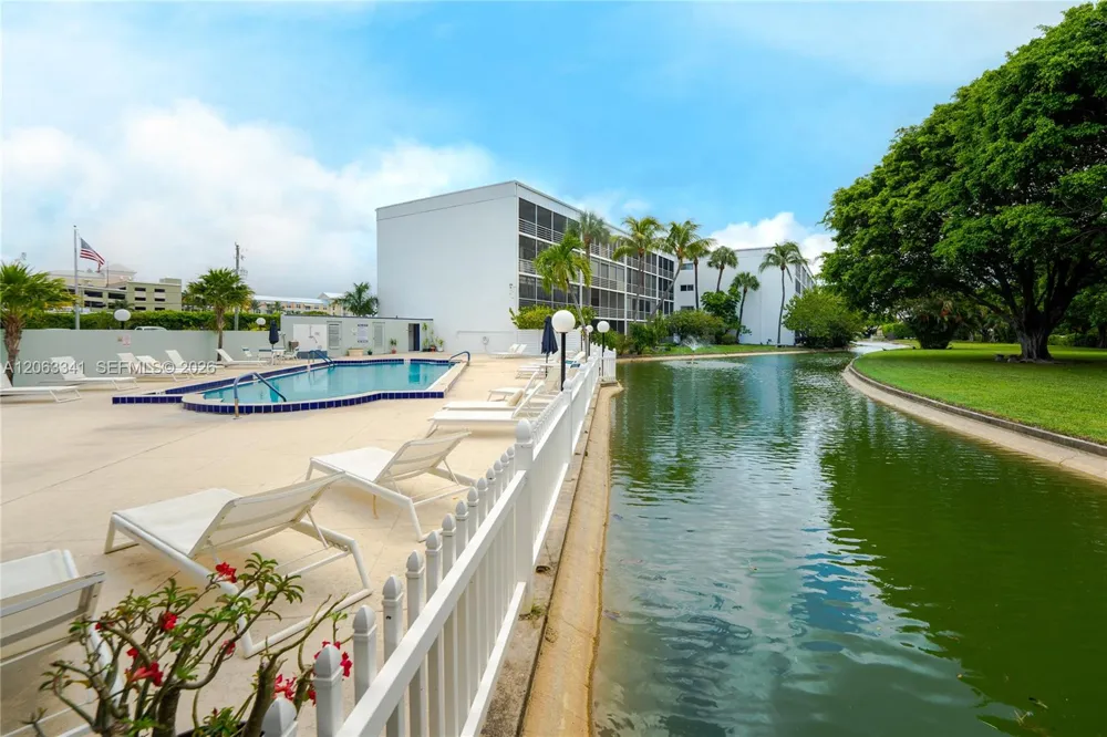 400 S Waterway Dr S #108 Lantana, FL 33462