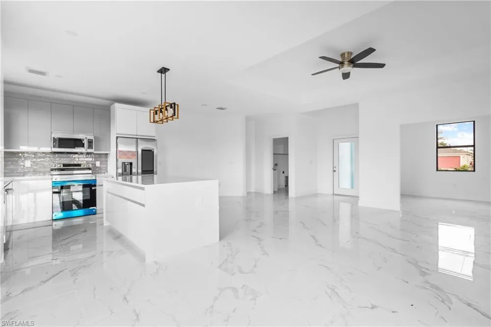 1806 NE 21ST PLACE Cape Coral, FL 33909