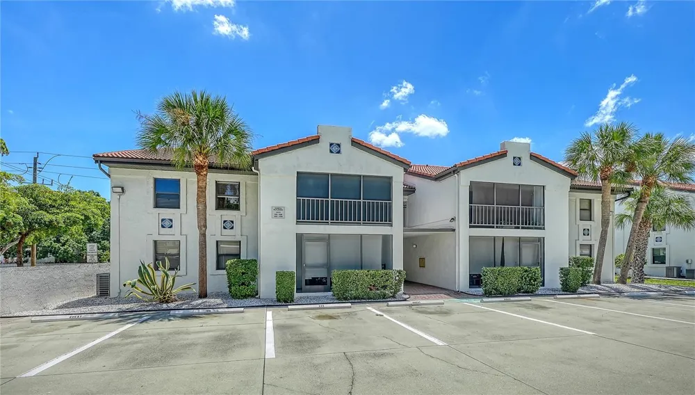 631 ORANGE AVENUE #108 Sarasota, FL 34236