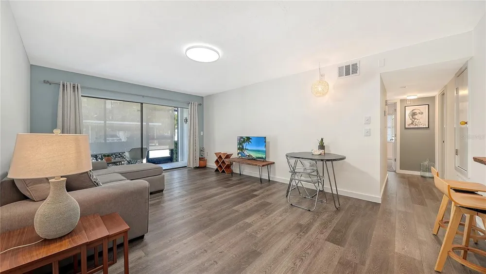 631 ORANGE AVENUE #108 Sarasota, FL 34236