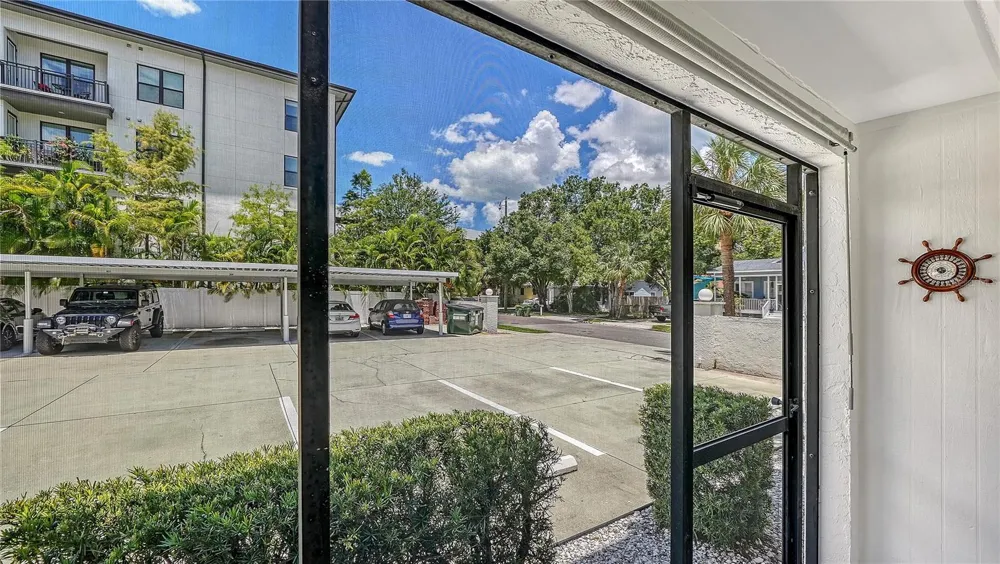 631 ORANGE AVENUE #108 Sarasota, FL 34236