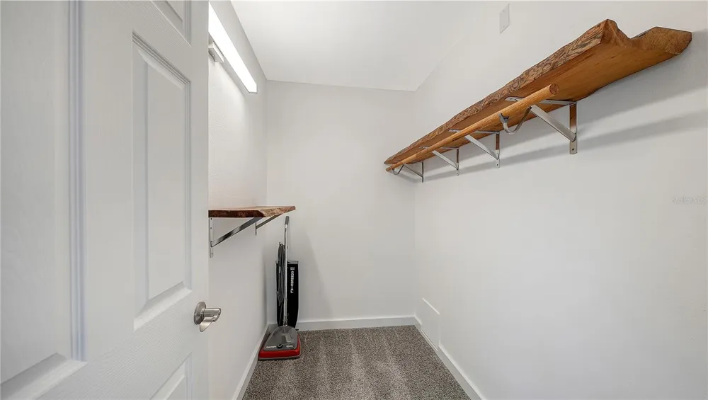 631 ORANGE AVENUE #108 Sarasota, FL 34236