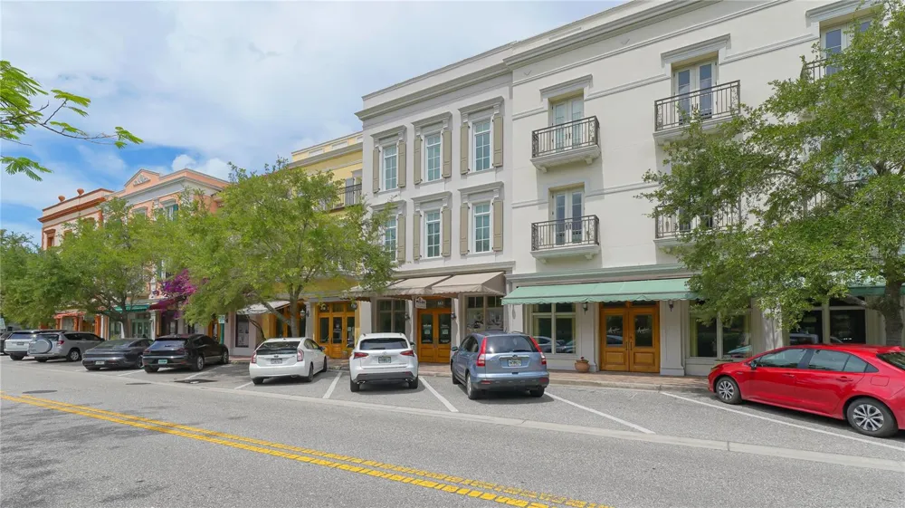 631 ORANGE AVENUE #108 Sarasota, FL 34236