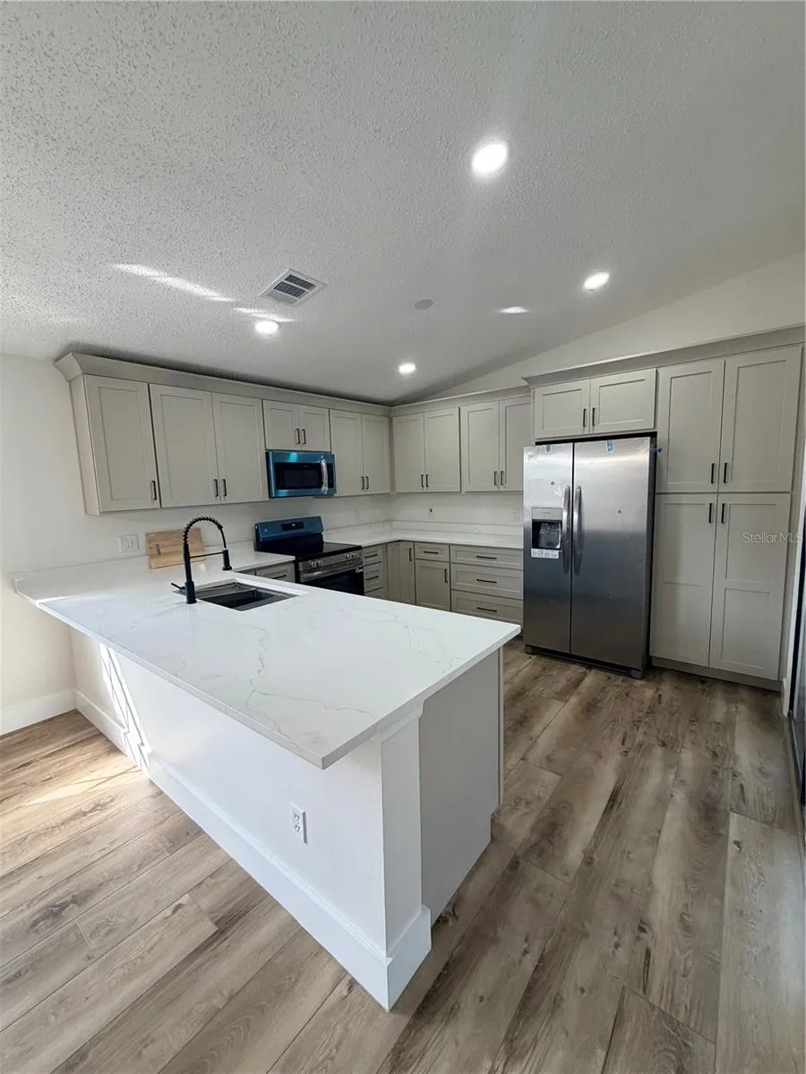 2943 WOOLRIDGE DRIVE Orlando, FL 32837
