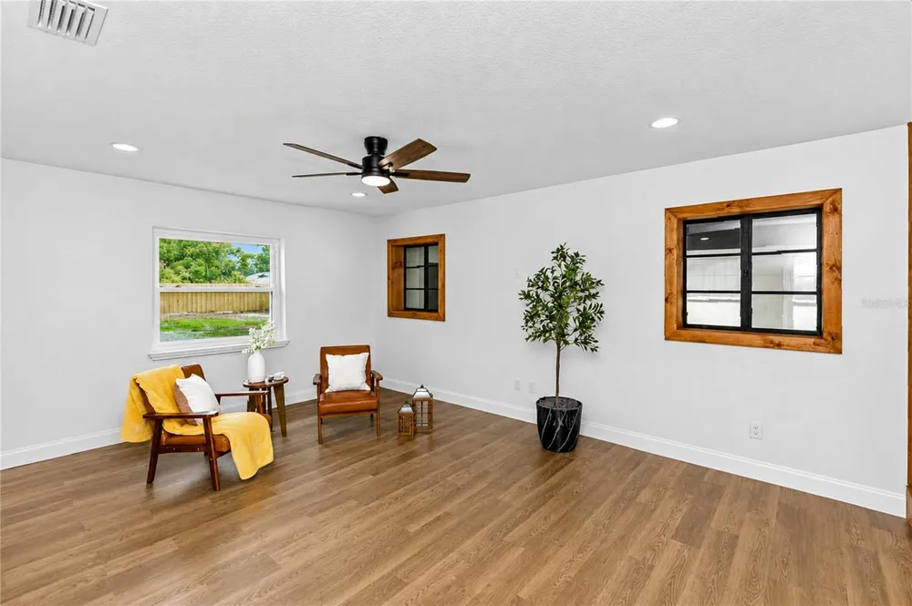 112 COLOMBA ROAD Debary, FL 32713