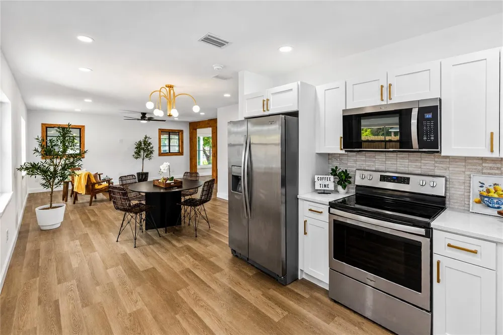 112 COLOMBA ROAD Debary, FL 32713