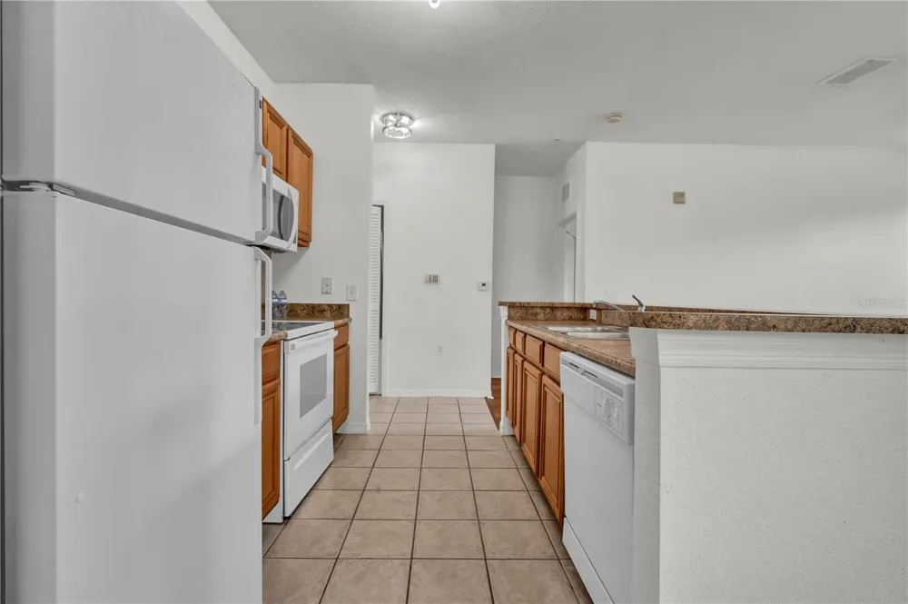 6171 METROWEST BOULEVARD #107 Orlando, FL 32835