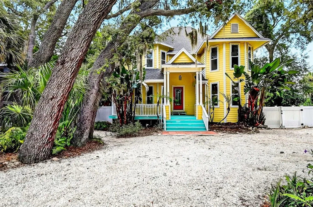 510 WIDEVIEW AVENUE Tarpon Springs, FL 34689