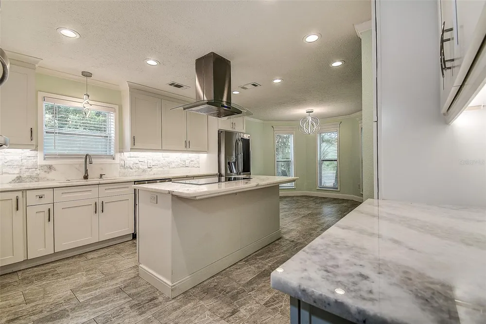 510 WIDEVIEW AVENUE Tarpon Springs, FL 34689