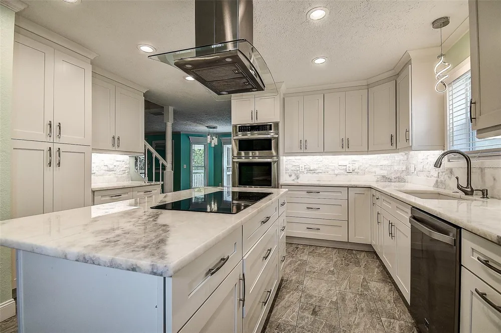 510 WIDEVIEW AVENUE Tarpon Springs, FL 34689
