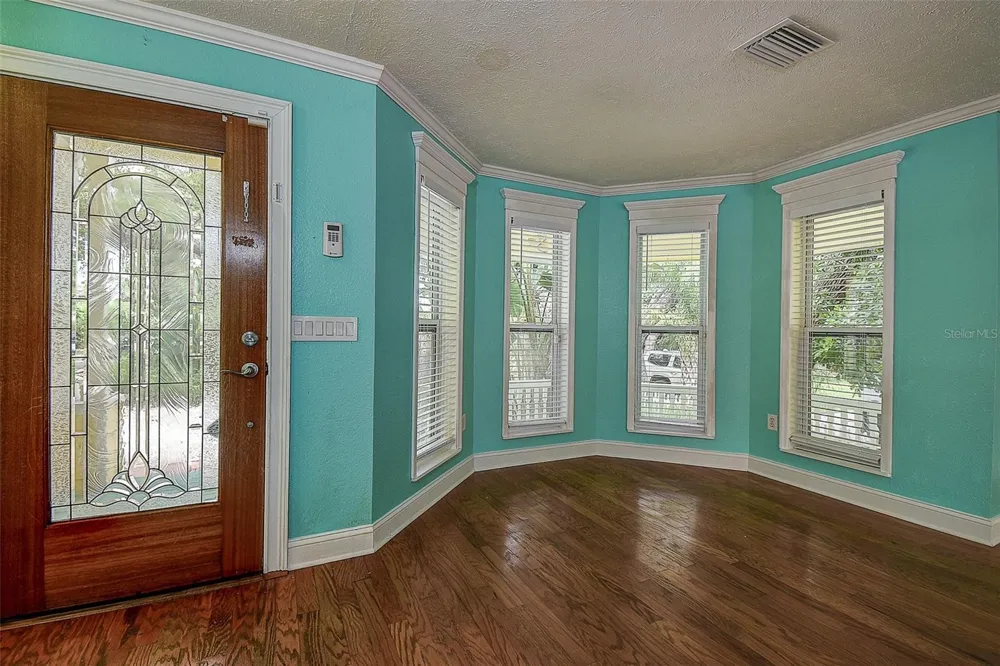 510 WIDEVIEW AVENUE Tarpon Springs, FL 34689