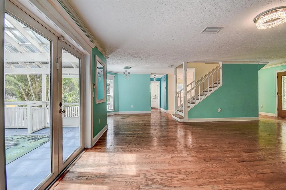 510 WIDEVIEW AVENUE Tarpon Springs, FL 34689