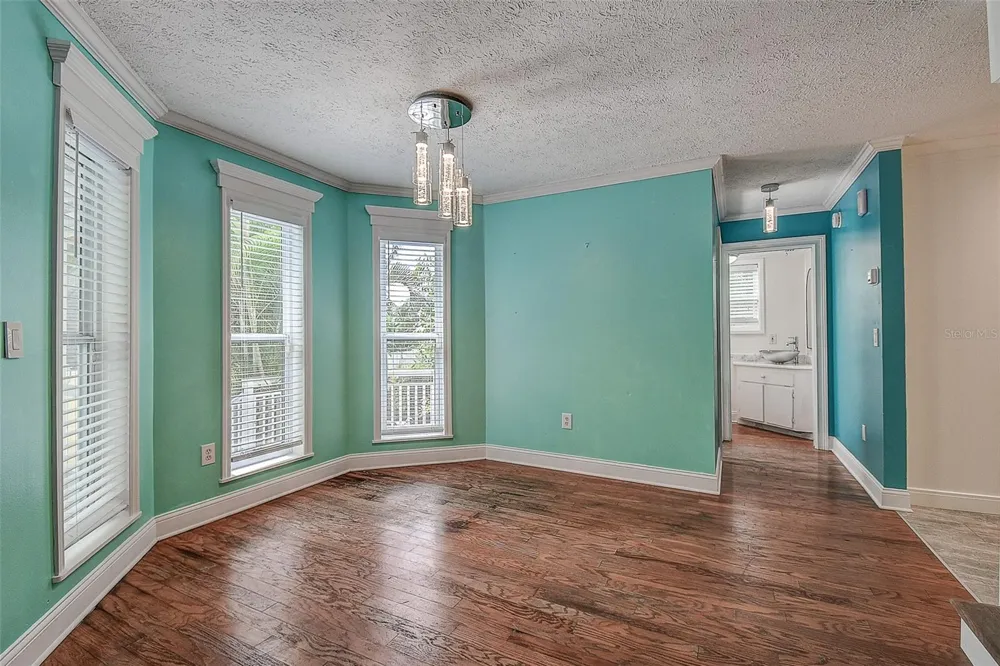 510 WIDEVIEW AVENUE Tarpon Springs, FL 34689