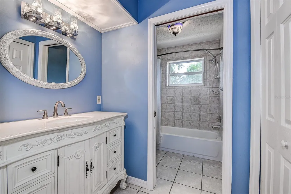 510 WIDEVIEW AVENUE Tarpon Springs, FL 34689