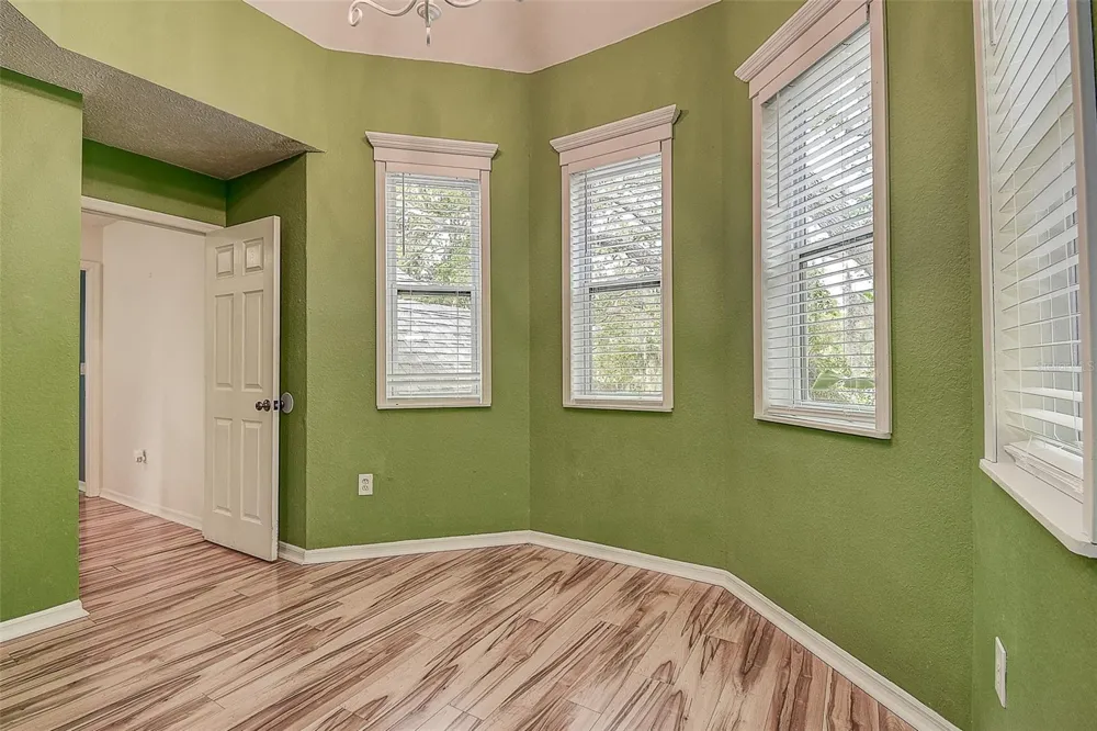 510 WIDEVIEW AVENUE Tarpon Springs, FL 34689