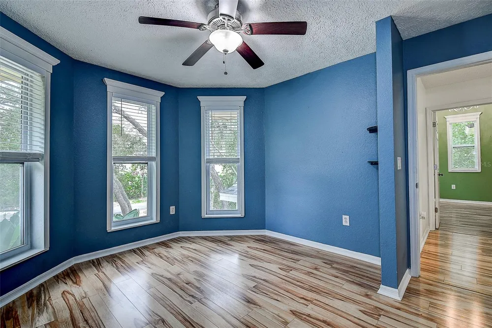 510 WIDEVIEW AVENUE Tarpon Springs, FL 34689