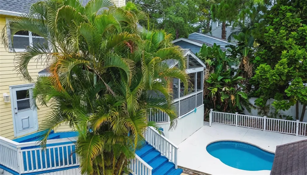 510 WIDEVIEW AVENUE Tarpon Springs, FL 34689