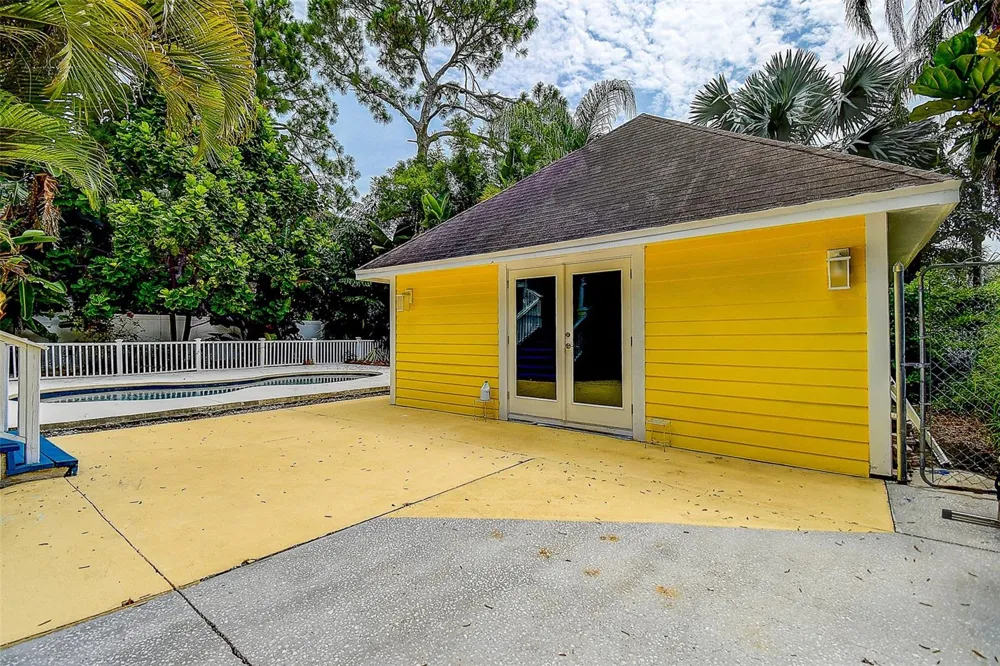 510 WIDEVIEW AVENUE Tarpon Springs, FL 34689