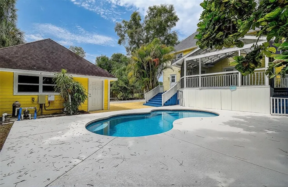 510 WIDEVIEW AVENUE Tarpon Springs, FL 34689