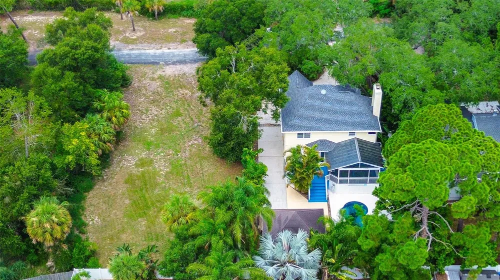 510 WIDEVIEW AVENUE Tarpon Springs, FL 34689