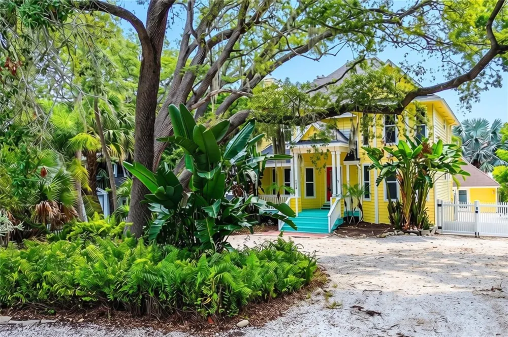 510 WIDEVIEW AVENUE Tarpon Springs, FL 34689