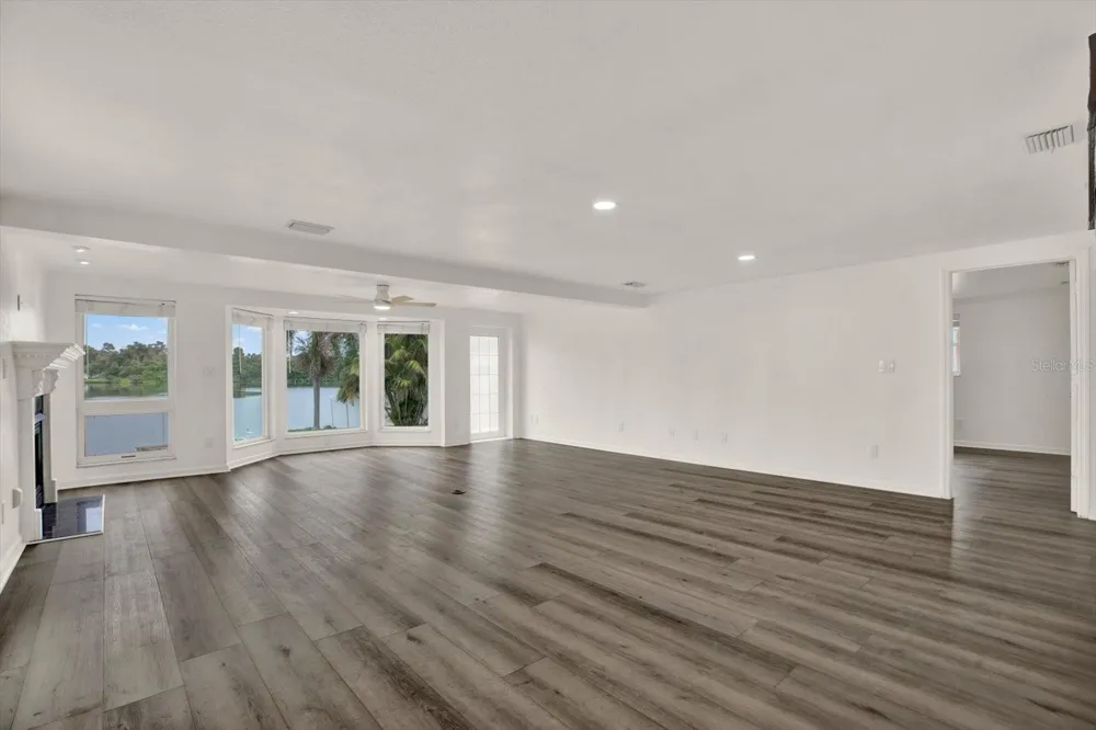 5995 BLOSSOM LAKE DRIVE Seminole, FL 33772