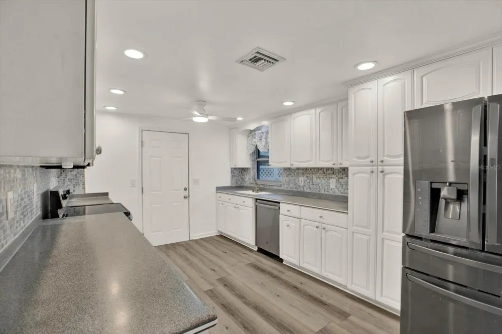 5995 BLOSSOM LAKE DRIVE Seminole, FL 33772