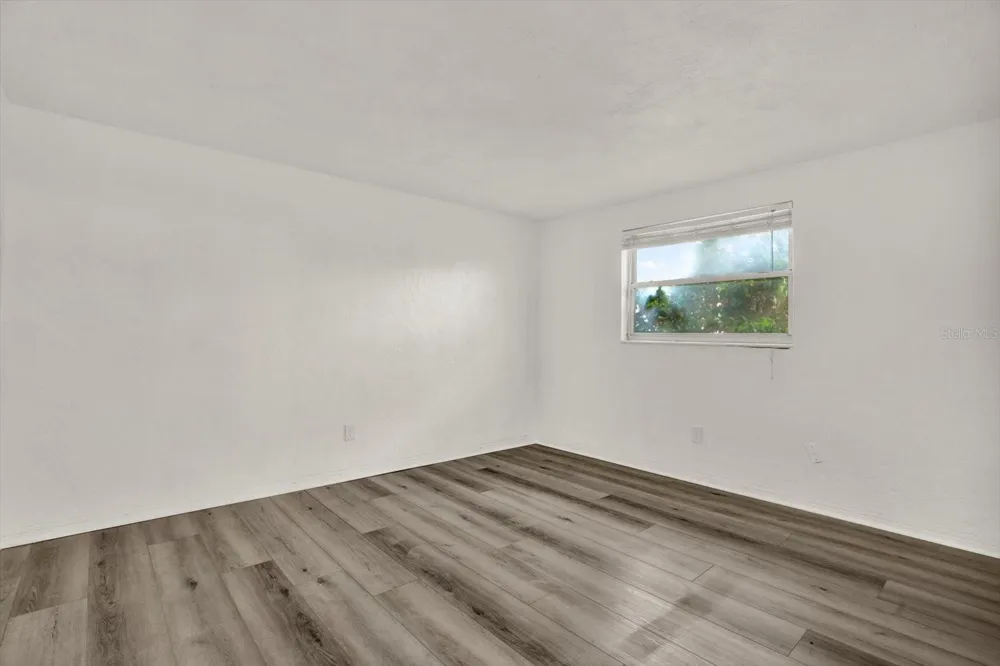 5995 BLOSSOM LAKE DRIVE Seminole, FL 33772